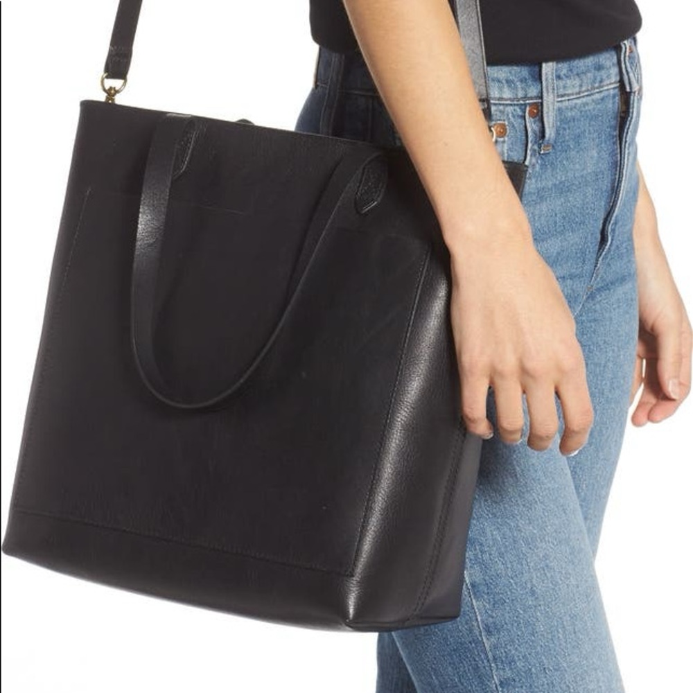 The Zip-Top Medium Transport Leather Tote